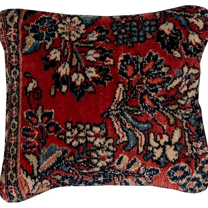01×02 Pillow #004983