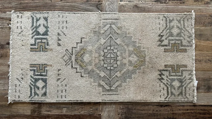 1’5 x 2’10 Vintage Turkish Oushak Small Rug Beige, Gray and Charcoal ‘4915