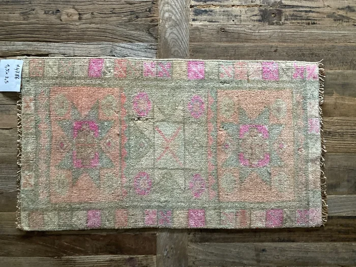 1’5 x 2’5 Antique Kars Rug Muted Peach, Sage & Pink ‘4786