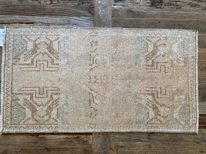 1’6 x 2’10 Vintage Oushak Runner Muted Beige, Light Blue & Brown ‘5144