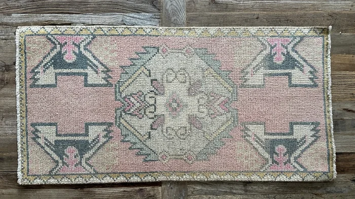 1’7 x 3’1 Vintage Oushak Rug Muted Pale Pink, Gray, Charcoal & Saffron ‘5195