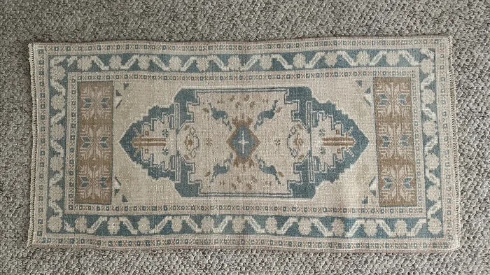1’7 x 3’3 Antique Turkish Taspinar Rug Muted Soft Beige & Sea Blue 5712