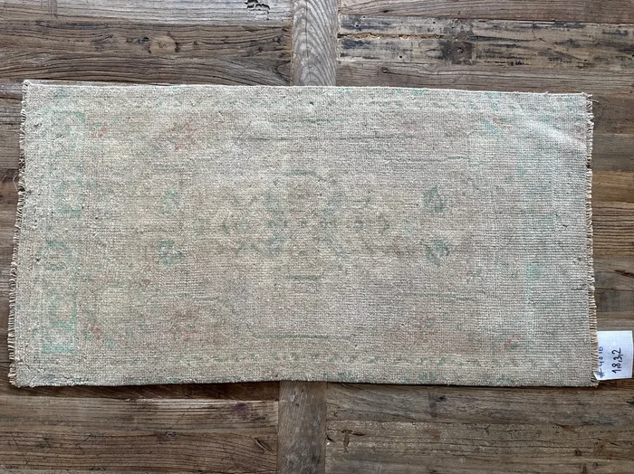 1’8 x 3’2 Antique Taspinar Rug Muted Beige & SeaFoam ‘4896
