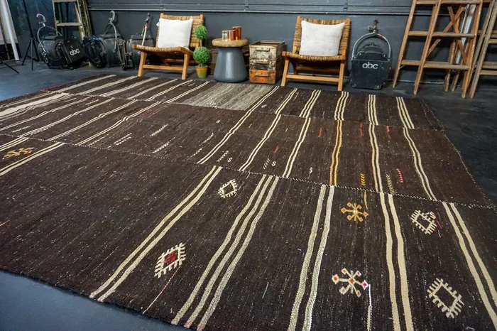 10’ x 12’4 Brown and Cream Vintage Flatweave Kilim Rug ‘2947