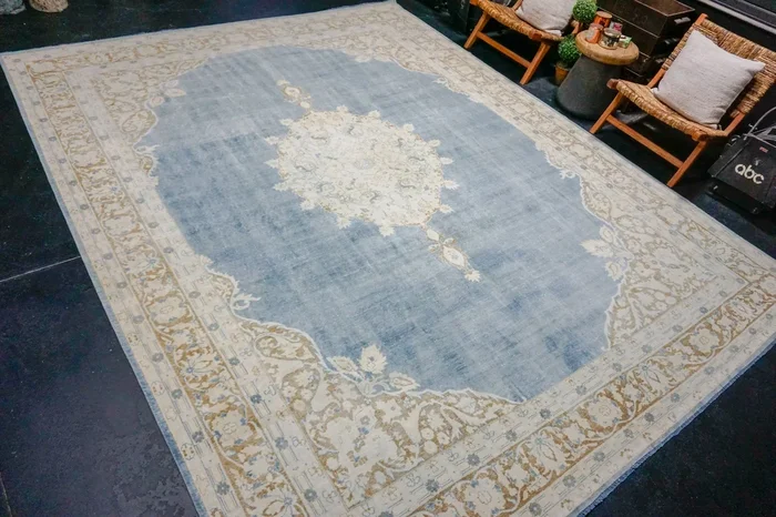 10’ x 12’5 Classic Vintage Carpet Muted Sky Blue, Camel & Ivory ‘4289