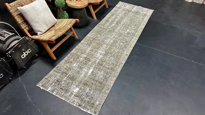 2’10 x 9’6 Classic Antique Runner Muted Sea Foam Blue, Gray & Green ‘5349