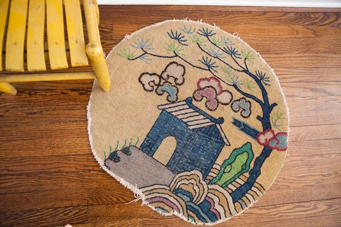 2.5×2.5 Whimsical Vintage Chinese Round Rug