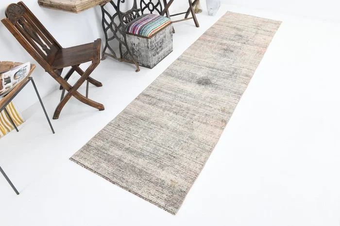 2′ x 10′ Tan-Ivory Turkish Vintage Herki Runner Rug – 5386
