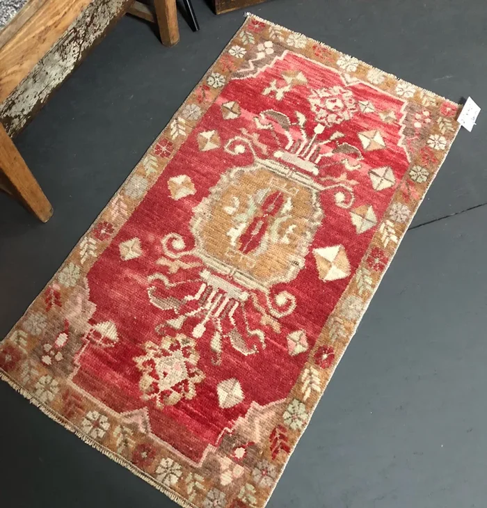 21” x 40” Vintage Turkish Oushak Rug Red, Bronze & Cream jun45