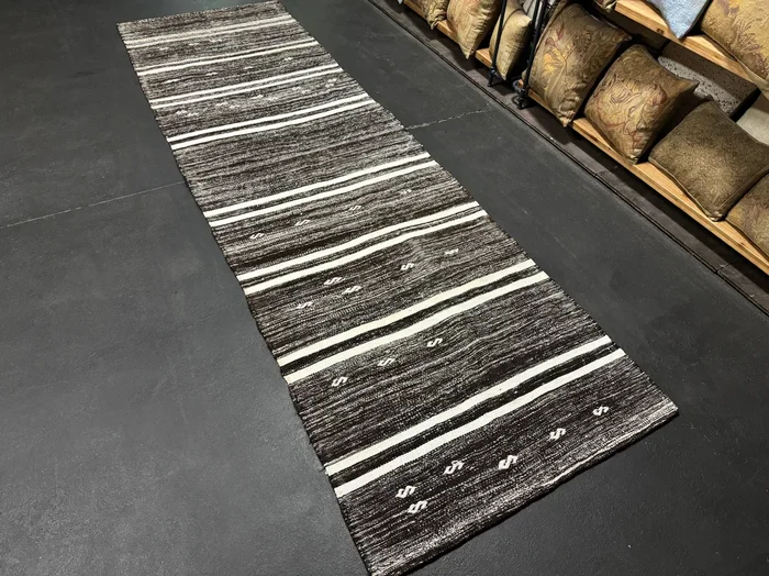 3’1 x 10’6 Vintage Turkish Kilim Runner Gray Tweed and White 5669