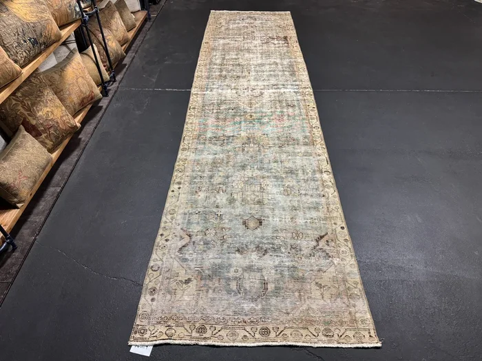 3’2 x 12’9 Classic Vintage Runner Green + Beige 5492