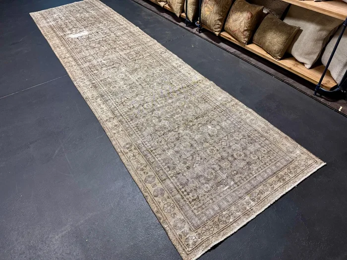 3’3 x 13’ Classic Vintage Runner Muted Brown, Beige & Gray 5544