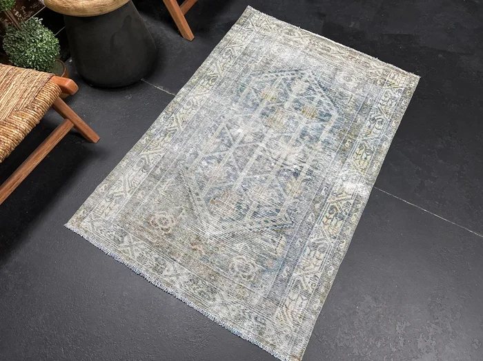 3’3 x 4’10 Classic Antique Rug Muted Denim Blue, Camel & Bone SB ‘5035