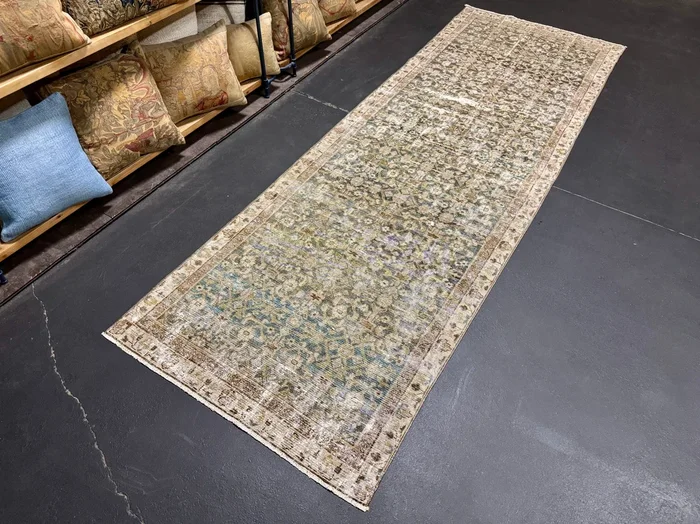 3’3 x 9’10 Classic Vintage Runner Muted Turquoise, Sand & Brown 5702