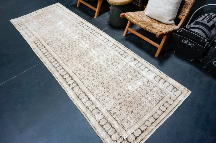 3’4 x 10’2 Classic Vintage Runner Muted Beige, Brown & Terra Cotta ‘5006