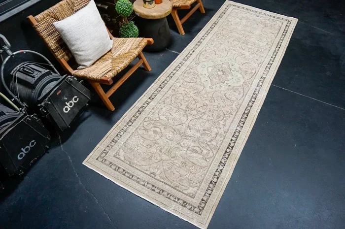 3’5 x 10’ Classic Vintage Runner Muted Blush Beige, Green & Brown ‘5016
