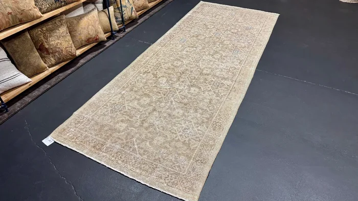 4’1 x 10’5 Classic Wide Vintage Runner Brown, Beige, Blue & Green ‘5533
