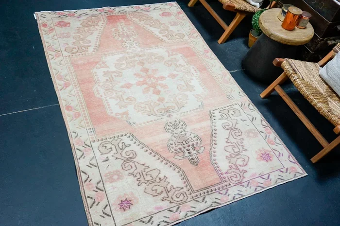 4’3 x 6’8 Vintage Oushak Rug Muted Red & Greige ‘4334