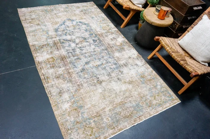 4’4 x 7’8 Classic Antique Rug Denim Blue, Camel & Green ‘5037