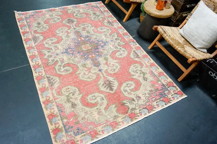 4’6 x 7’7 Vintage Oushak Rug Muted Red, Gray + Blue ‘4394
