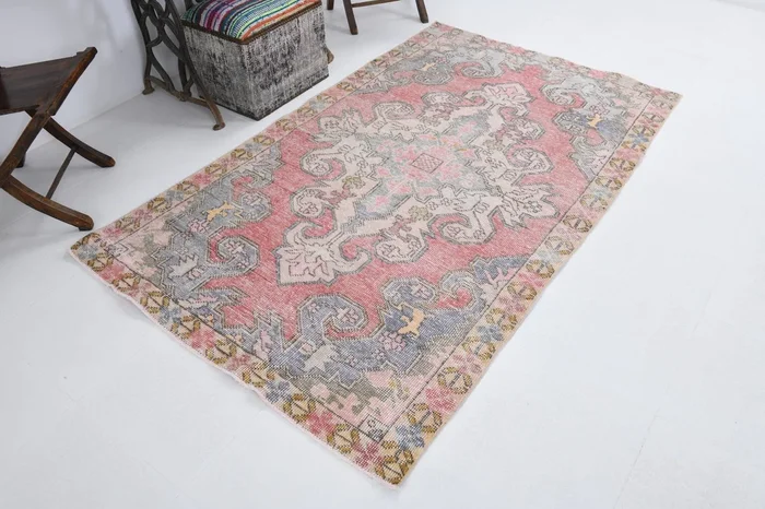 4′ x 6′ Red Turkish Vintage Rug – 6228