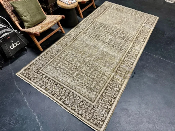 4’9 x 10’ Antique Wide Runner Brown, Gray-Beige & Green Gallery Rug ‘5428