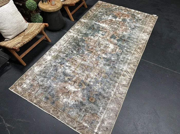 4’9 x 9’4 Classic Vintage Rug Muted Denim Blue, Copper & Tan SB ‘5235