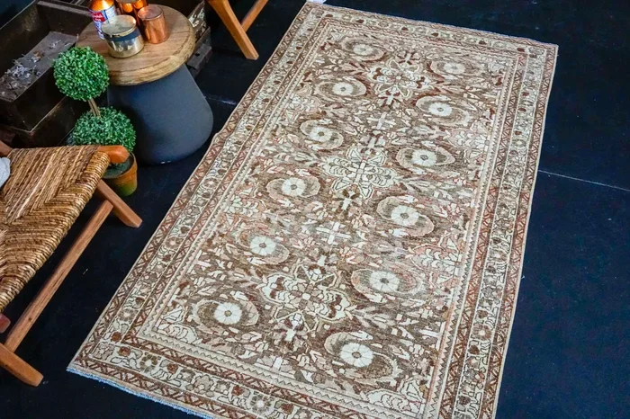 4’ x 6’8 Classic Vintage Rug Muted Brown, Blush + Cream Carpet ‘3768