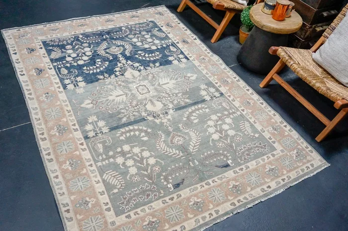5’2 x 7’3 Classic Vintage Rug Dark Blue, Gray & Beige SB ‘4672