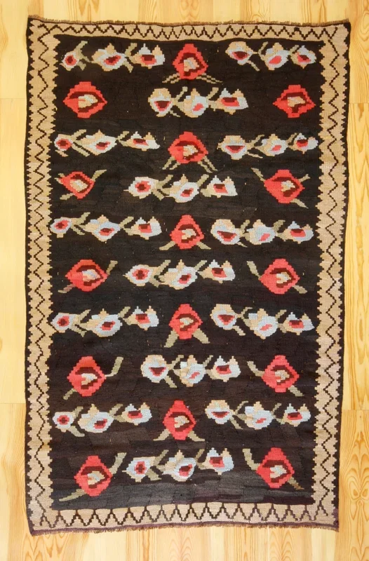 5×7 Vintage Eastern Anatolian ‘Kars’ Turkish Kilim Area Rug | Balanced floral design onyx field geometric border | SKU 485