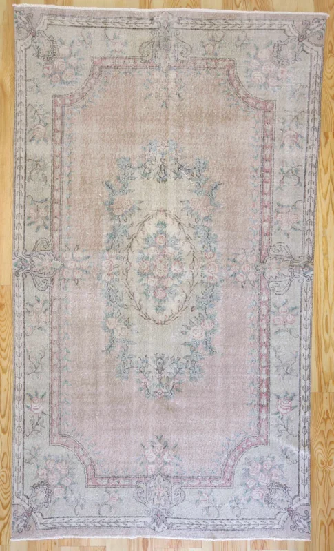 5×9 Vintage Central Anatolian Oushak Style Turkish Area Rug | Floral medallion, spacious design, muted colors | SKU 500