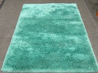 5′ x 7′ Green Shag Area Rug