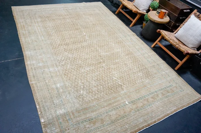 6’10 x 10’7 Classic Vintage Rug Muted Camel Brown, Sea & Turquoise Blue ‘5077