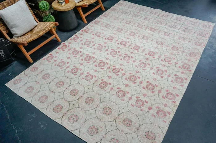 6’10 x 10’ Vintage Oushak Rug Muted Beige, Pink & Green ‘4247
