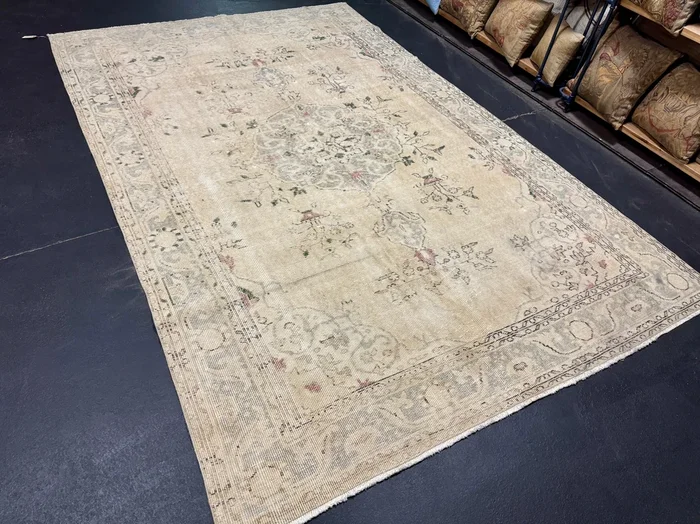 6’2 x 9’6 Classic Vintage Oushak Rug Beige, Periwinkle, Green & Wine *Read Description R104
