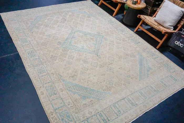 7’6 x 10’4 Classic Vintage Carpet Muted Sky Blue + Beige SB ‘4436