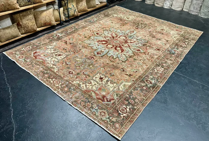 8’1 x 10’10 Classic Vintage Rug Muted Green, Blue + Terra Cotta ‘5567