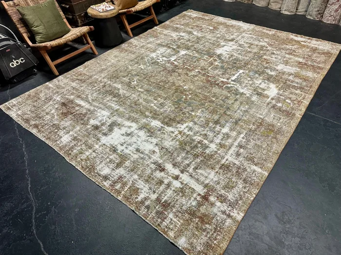 8’4 x 11’4 Classic Antique Rug Muted Denim Blue, Gray, Red and Camel Gold ‘5420