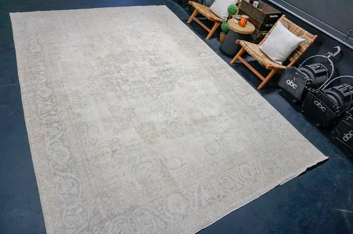 8’6 x 12’8 Vintage Oushak Rug Muted Beige & Raisin Gray SB ‘4409