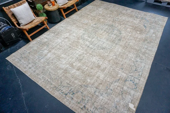8’9 x 12’7 Classic Semi Antique Rug Muted Beige & Denim Blue ‘4705
