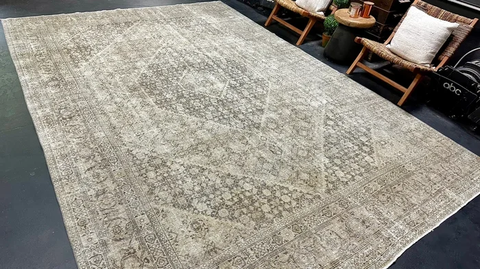 8’9 x 12’8 Classic Vintage Rug Muted Charcoal, Greige & Camel ‘5368
