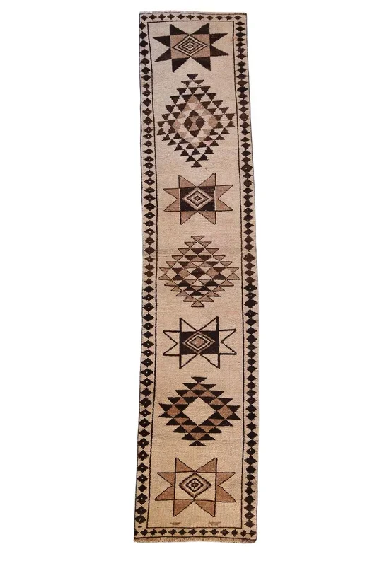 ‘Alma Vintage Turkish Runner- 2’5″ x 11’7″
