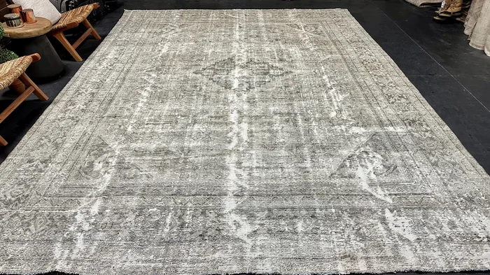 9’10 x 13’6 Classic Antique Sultanabad Rug Muted Gray, Brown + Seafoam Green ‘5316