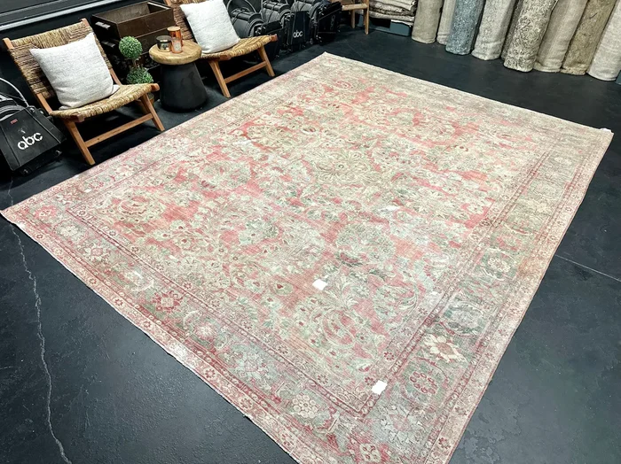 9’2 x 11’5 Classic Antique Rug Muted Red, Clay & Ecru ‘4962