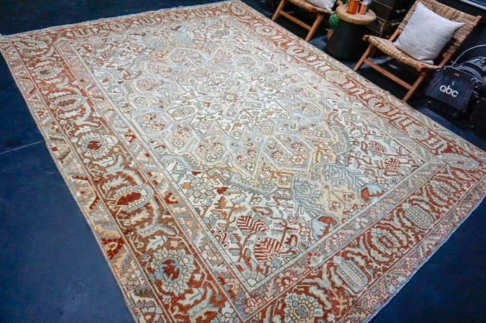 9’2 x 12’3 Classic Vintage Rug Rust, Pale Blue + Cream SB ‘4304