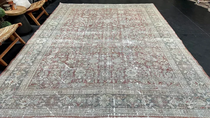9’2 x 12’4 Classic Antique Rug Muted Gray, Red + Slate Blue ‘5276