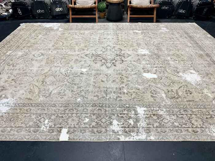 9’4 x 13’ Classic Vintage Rug Muted Gray-Beige + Chocolate ‘5269