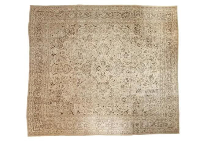 9.5×11 Vintage Distressed Meshed Carpet