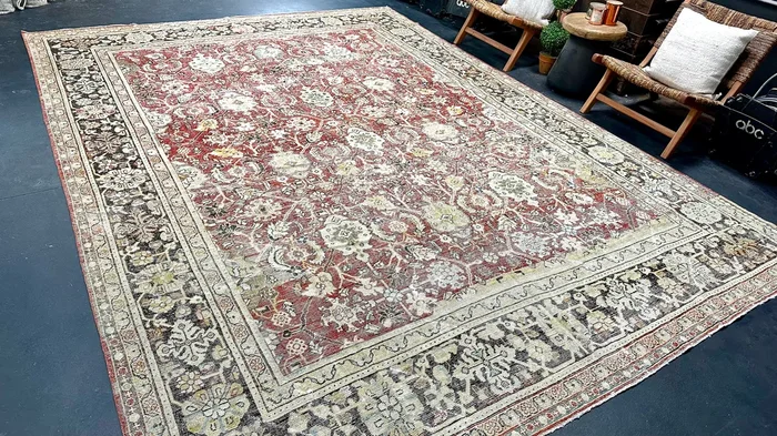 9’6 x 13’1 Classic Antique Rug Muted Warm Red, Black & Beige ‘5326