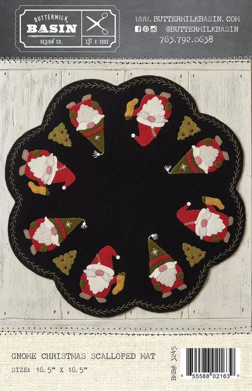 A Gnome Christmas Scalloped Mat kit